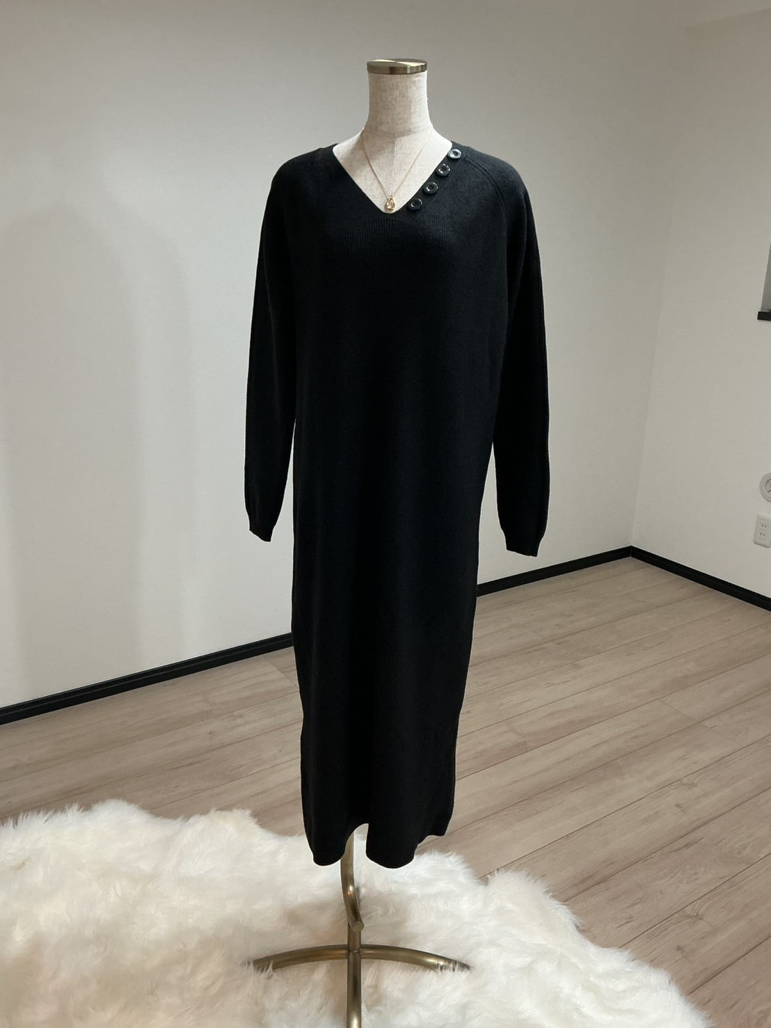 取り外しマフラー付きニットワンピース