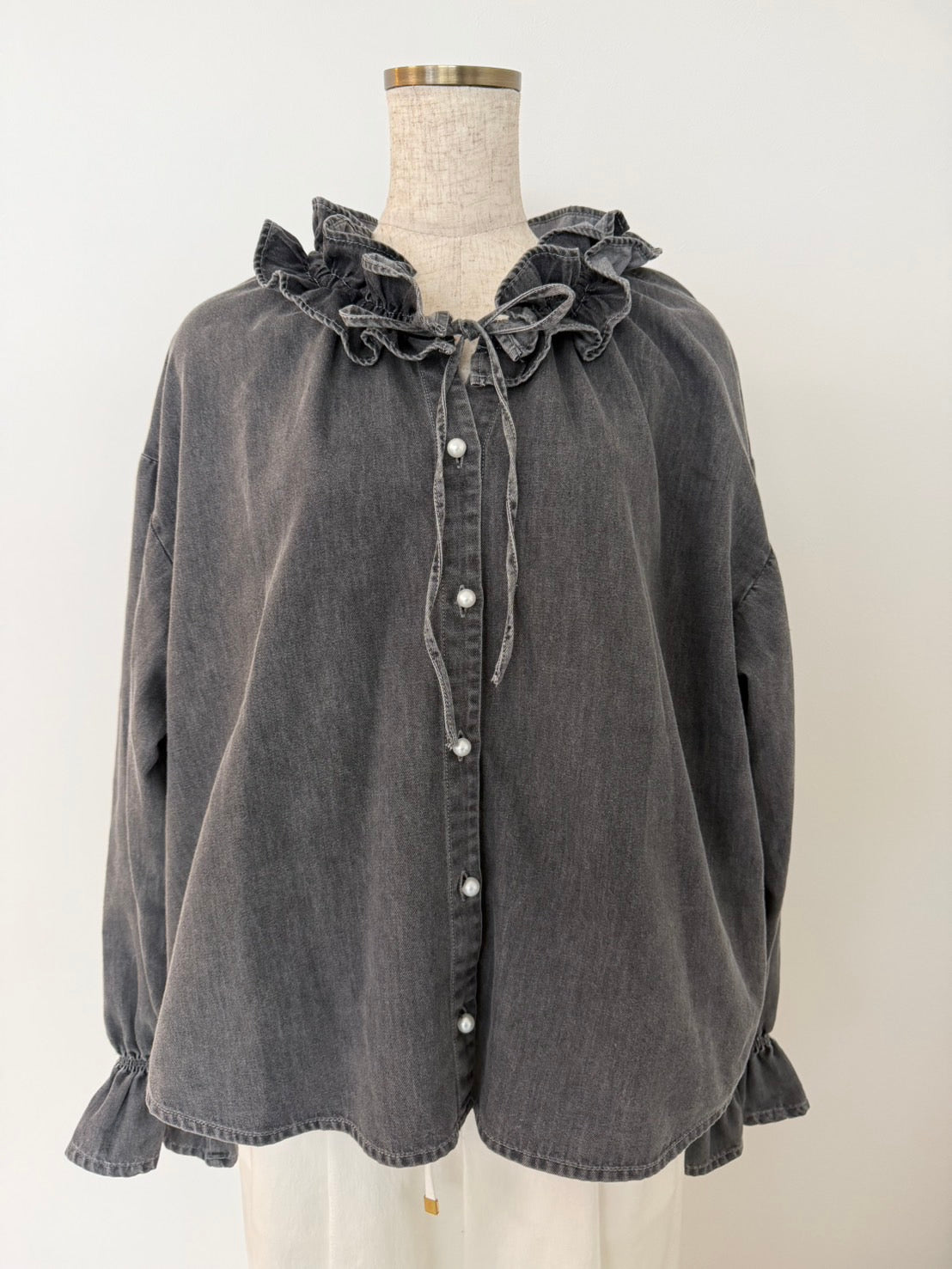 デニムフリルブラウス