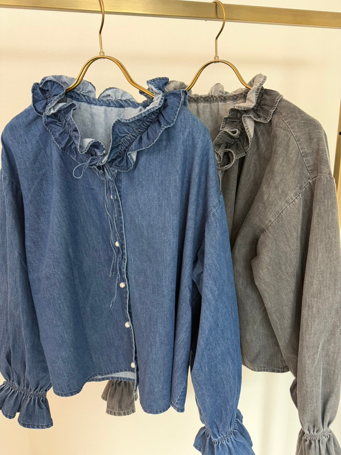 デニムフリルブラウス