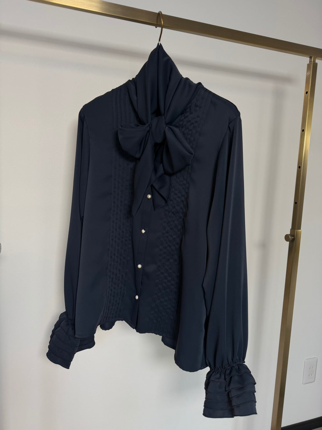 細見えピンタックブラウス