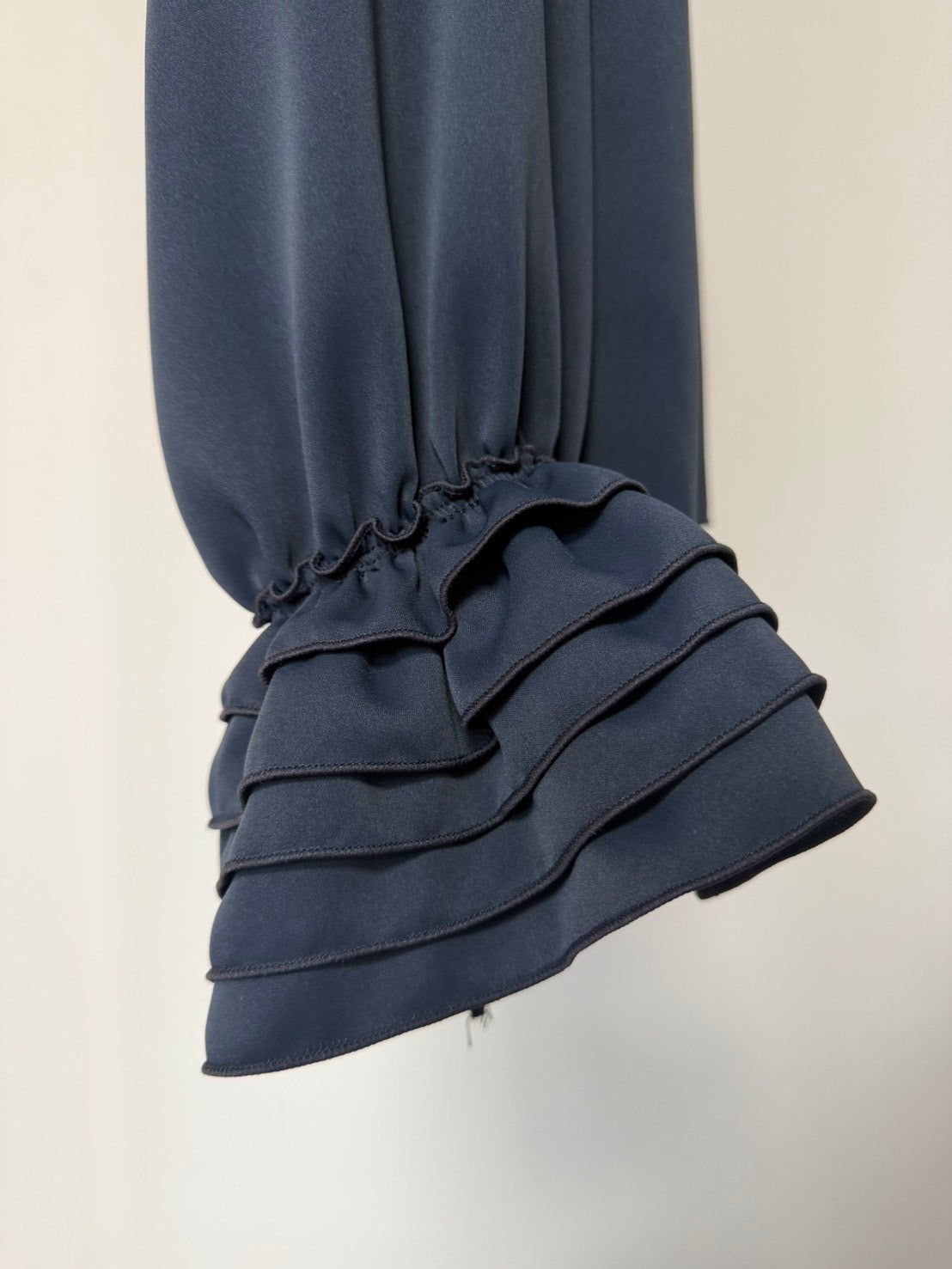 細見えピンタックブラウス