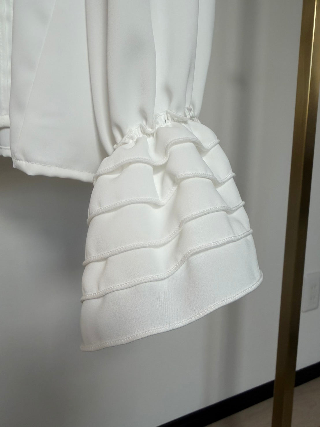 細見えピンタックブラウス