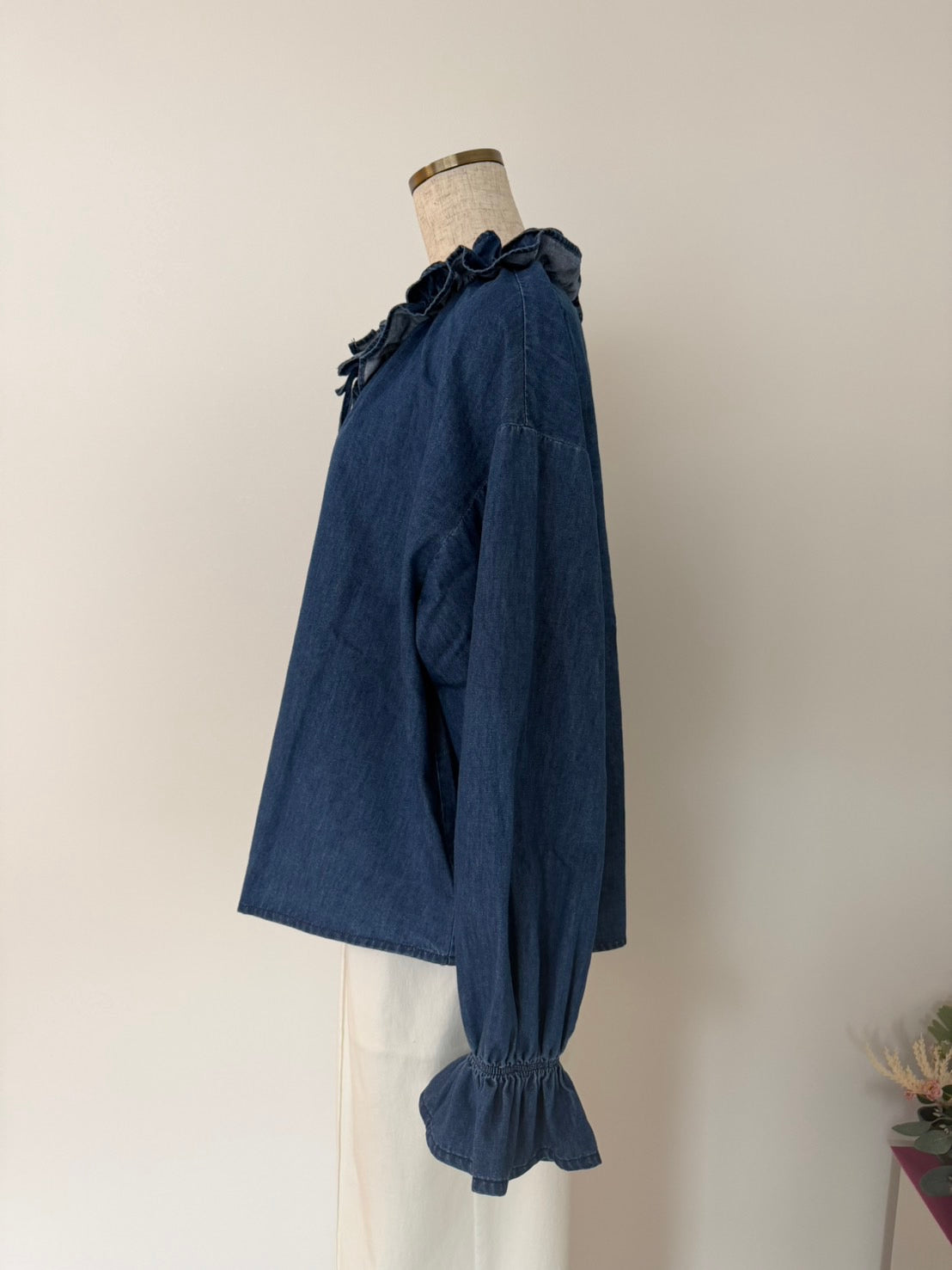 デニムフリルブラウス