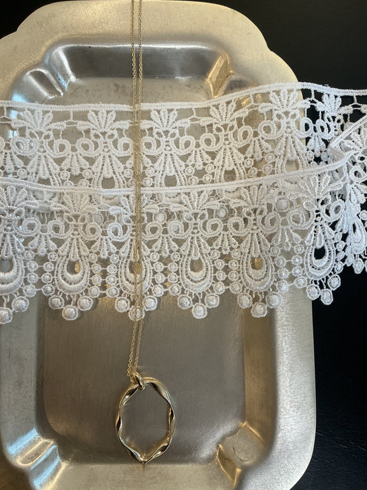 ロングサークルネックレス