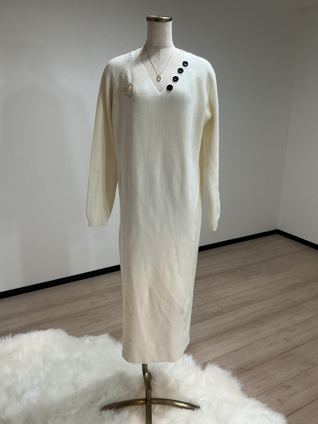 取り外しマフラー付きニットワンピース