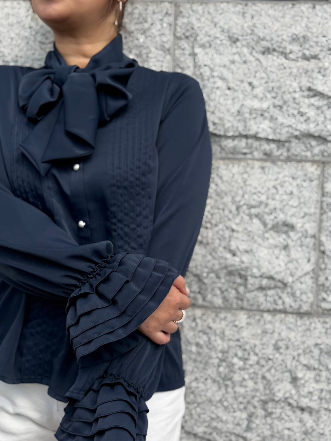 細見えピンタックブラウス