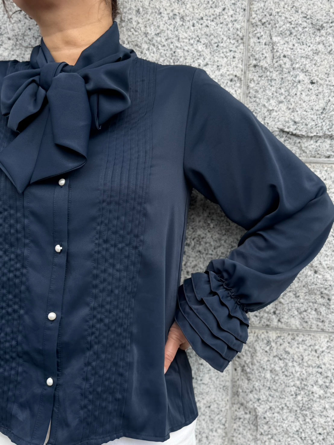 細見えピンタックブラウス